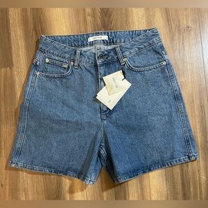 Denim shorts - washed mid blue